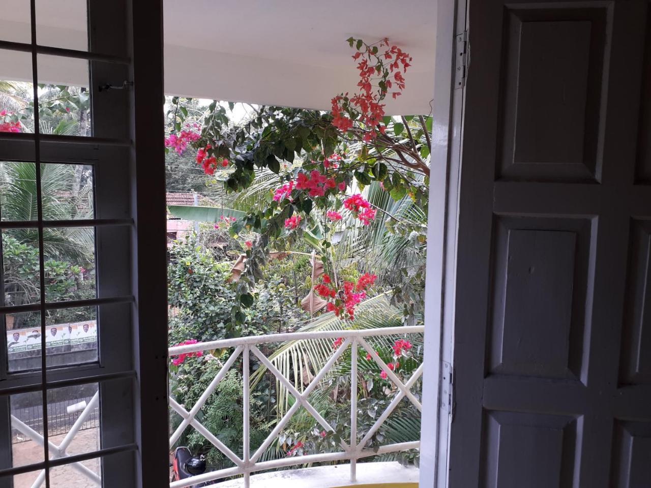 Vivaresidence Homestay Alappuzha Exteriör bild